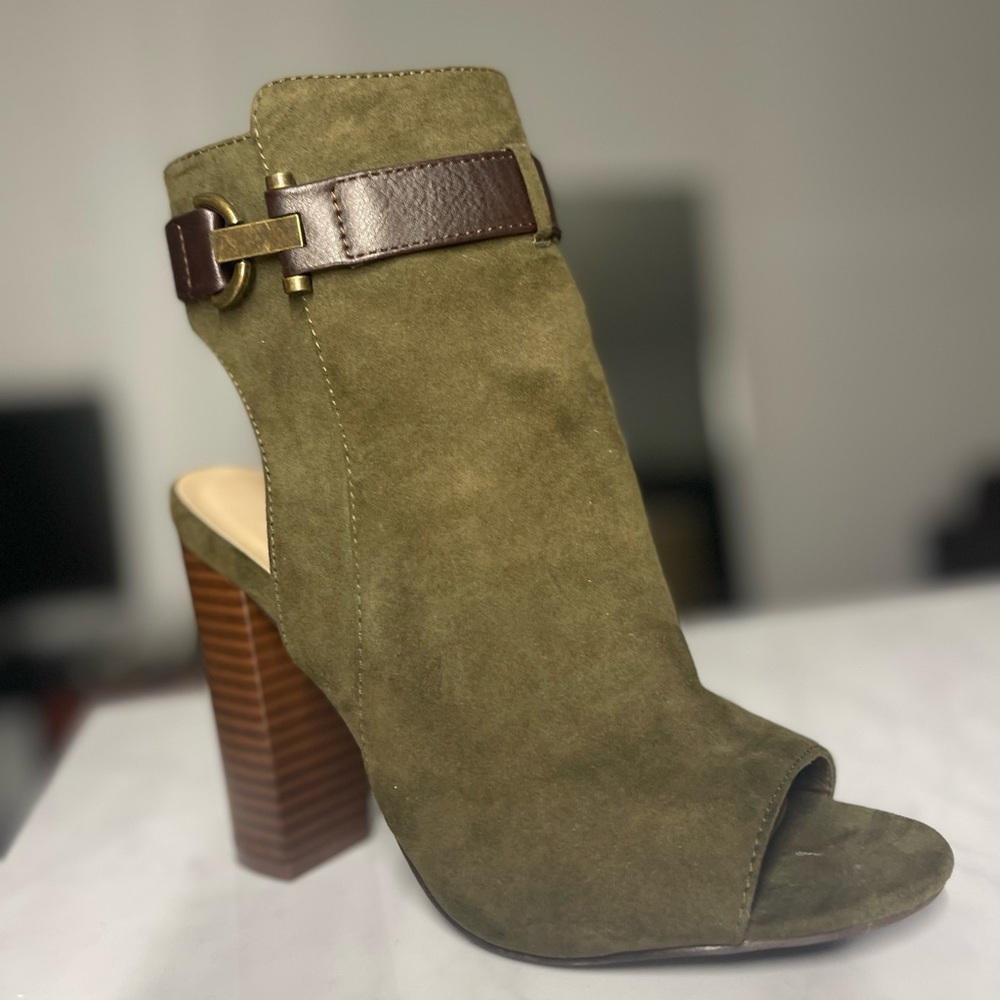 Open toed green booties